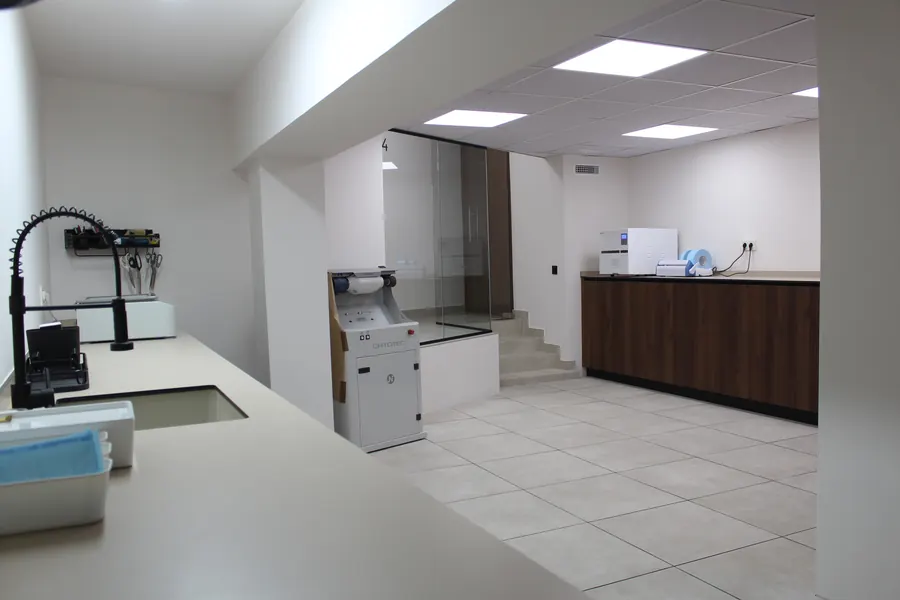 Zona de esterilización y trabajo de la clínica